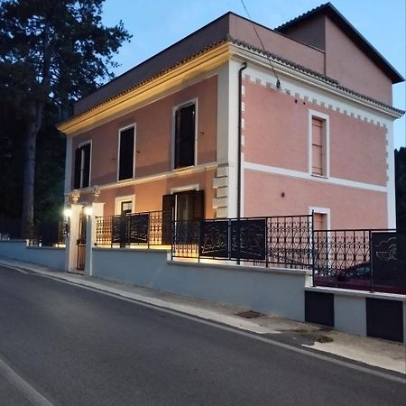 Villino Chelidonia Subiaco Bed and Breakfast Buitenkant foto